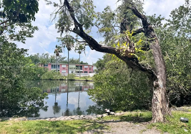 12590-ne-16th-ave-209-north-miami-fl-33161/hzid_00ee1d68