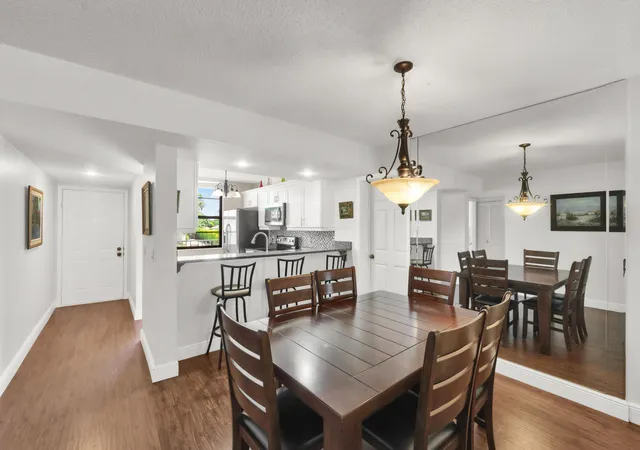 3716-whitehall-dr-202-west-palm-beach-fl-33401/hzid_d6ea4bf0