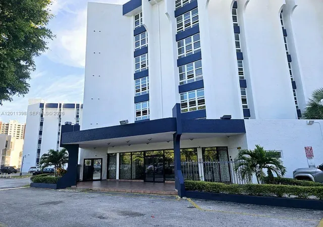 9682-fontainebleau-blvd-207-miami-fl-33172/hzid_34d3e7d6