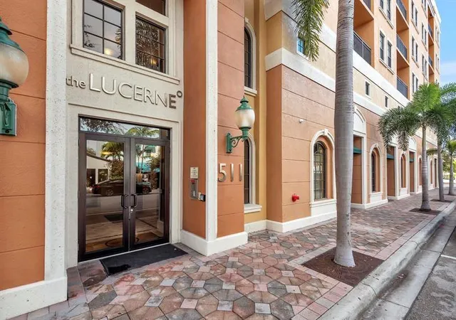 511-lucerne-ave-lake-worth-beach-fl-33460/hzid_e7c84200