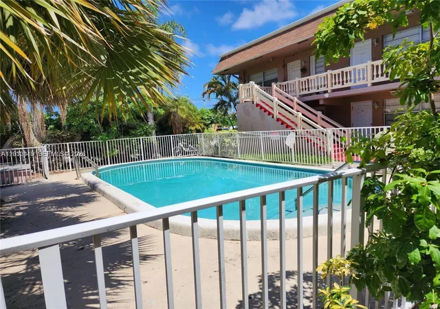 241-se-9th-ave-103-pompano-beach-fl-33060/hzid_ca2760d7