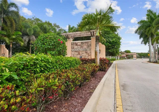 1049-sw-147th-ave-5607-pembroke-pines-fl-33027/hzid_2775532e