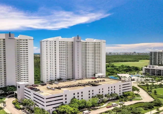 15051-royal-oaks-ln-202-north-miami-fl-33181/hzid_dd27c821