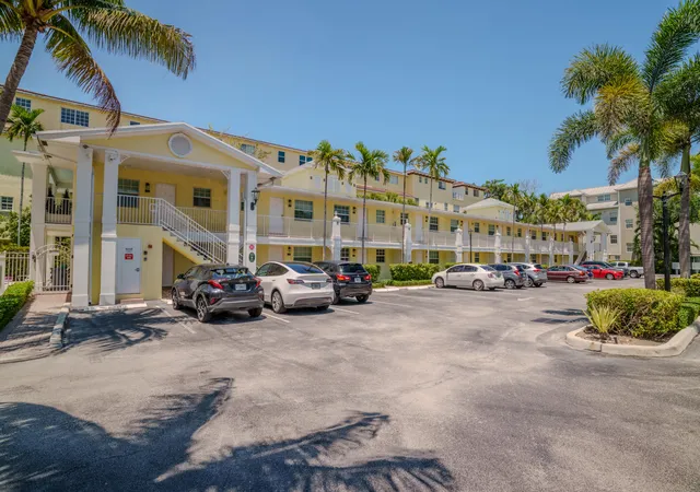 2660-ne-8th-avenue-106-wilton-manors-fl-33334/hzid_38e3617b
