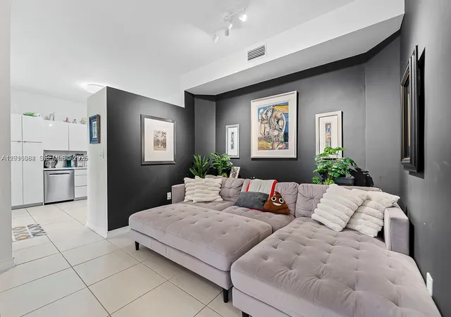 15533-n-miami-lakeway-n-101-19-101-19-miami-lakes-fl-33014/hzid_b5cefa32