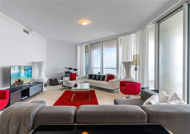 16047-collins-ave-704-sunny-isles-beach-fl-33160/hzid_11eeb371