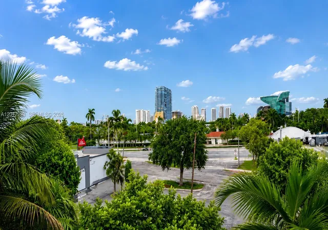 410-se-2nd-st-415-hallandale-beach-fl-33009/hzid_4c4f444d