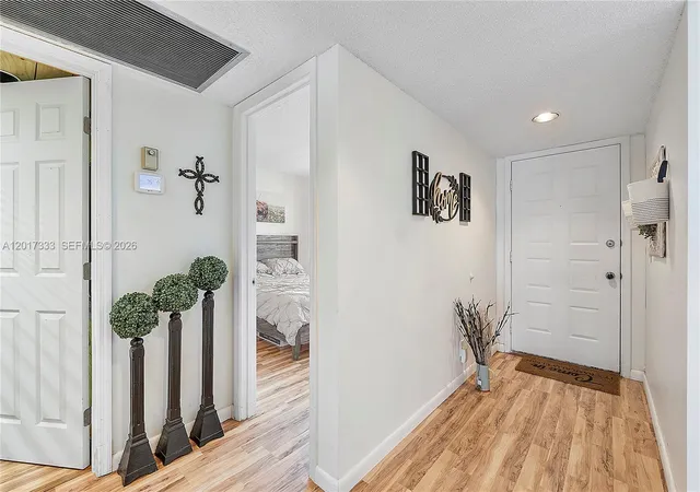 12901-sw-15th-ct-208v-pembroke-pines-fl-33027/hzid_8b3a051b