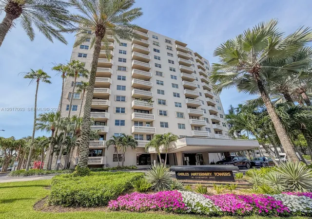 90-edgewater-dr-114-coral-gables-fl-33133/hzid_6815587a
