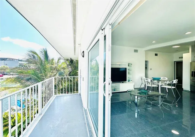 3751-ne-170th-st-4-north-miami-beach-fl-33160/hzid_6ed04435