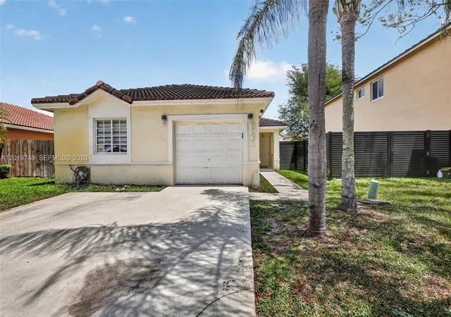 8061-nw-197th-street-hialeah-fl-33015/hzid_5850a4ec