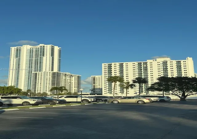 800-parkview-dr-406-hallandale-beach-fl-33009/hzid_300eb540