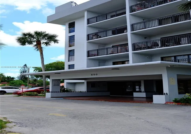 650-ne-149th-street-407a-miami-fl-33161/hzid_2d418213