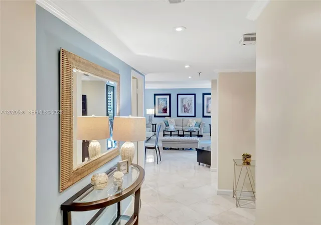 520-brickell-key-dr-a914-miami-fl-33131/hzid_f70c7aa3