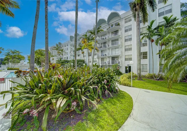 494-nw-165th-st-rd-c205-miami-fl-33169/hzid_749354ac