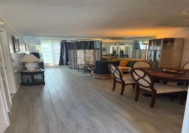9401-sunrise-lakes-blvd-109-sunrise-fl-33322/hzid_c6bfc174
