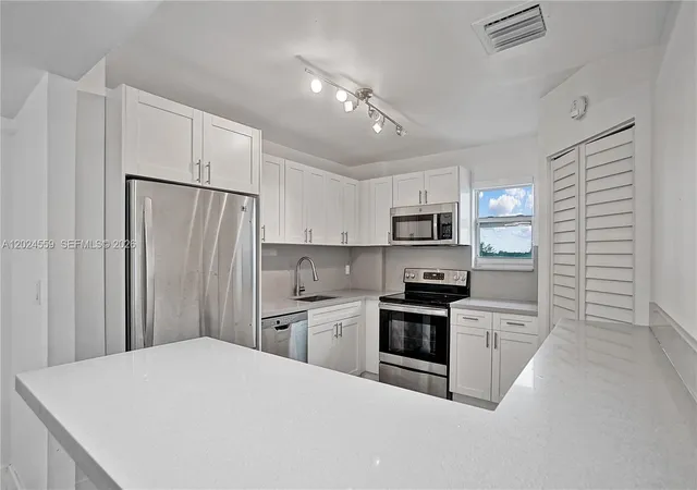 9273-collins-ave-309-surfside-fl-33154/hzid_5b64bcf5