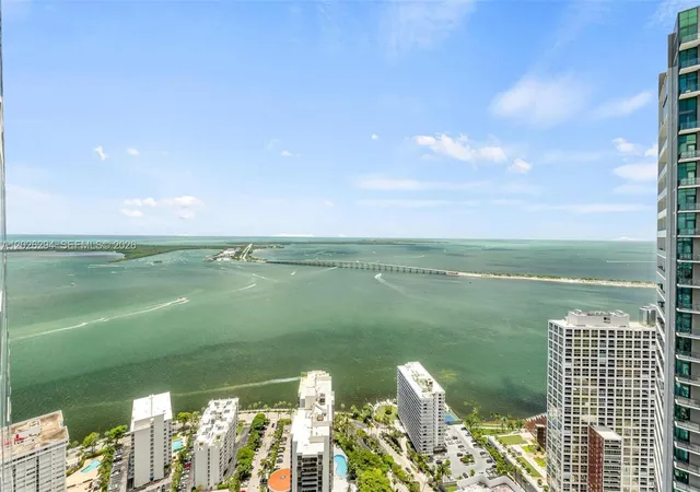 1425-brickell-ave-51a-miami-fl-33131/hzid_a33f93aa