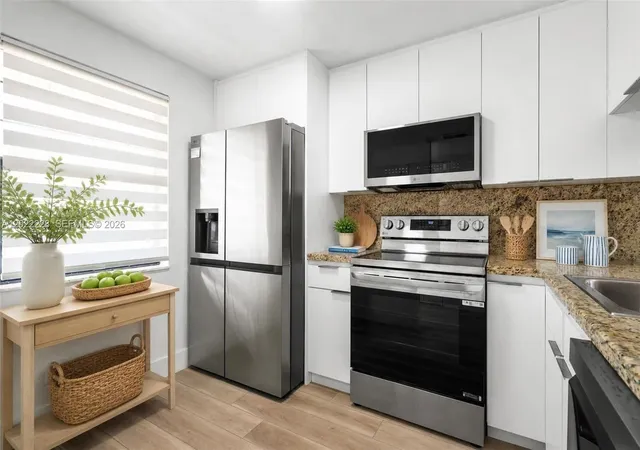 10130-sunrise-lakes-blvd-210-sunrise-fl-33322/hzid_5391bf34