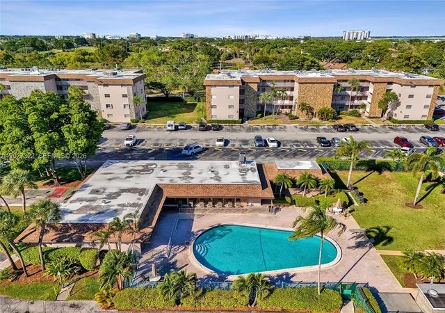 2481-sw-82nd-ave-205-davie-fl-33324/hzid_2fa128e1
