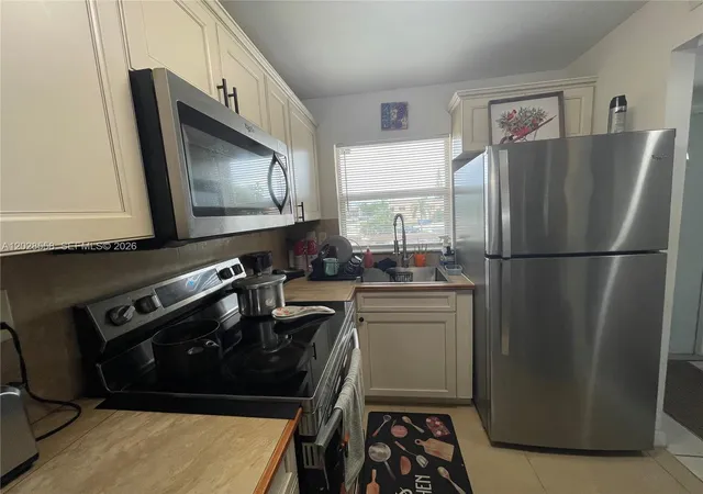 9281-sunrise-lakes-blvd-209-sunrise-fl-33322/hzid_dc394d9b
