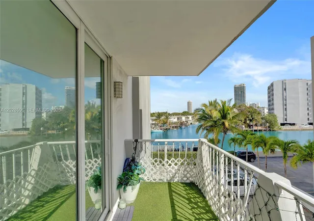 7133-bay-dr-305-miami-beach-fl-33141/hzid_420fec76