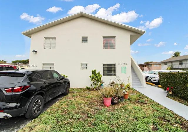 10745-sw-3rd-st-6-sweetwater-fl-33174/hzid_21e574f9