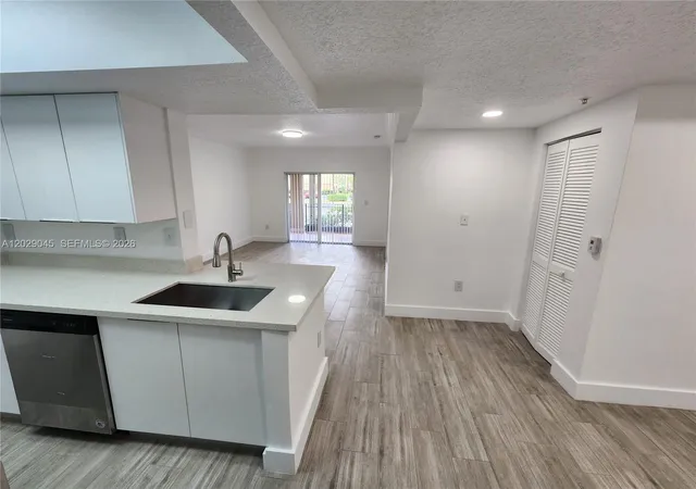 215-sw-117th-ter-14101-pembroke-pines-fl-33025/hzid_47f3209b