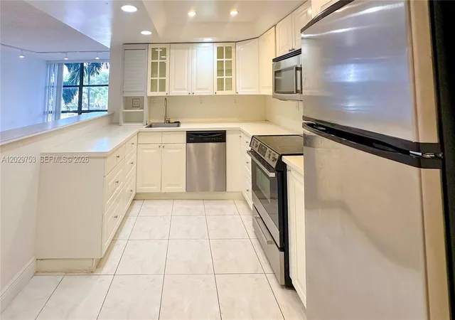 800-parkview-dr-323-hallandale-beach-fl-33009/hzid_c79677ed