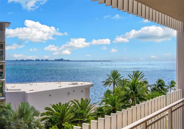 3-grove-isle-dr-c605-miami-fl-33133/hzid_94cf042f