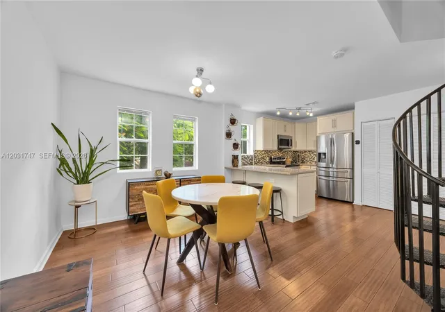 2850-coconut-ave-15-miami-fl-33133/hzid_b70c96ff