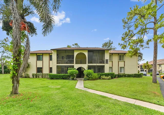 319-knotty-pine-cir-c-1-greenacres-fl-33463/hzid_67e4564a
