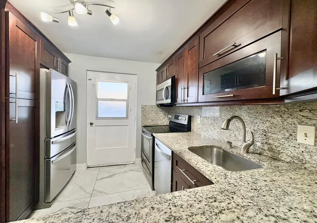 5700-nw-2nd-ave-311-boca-raton-fl-33487/hzid_46ff1749