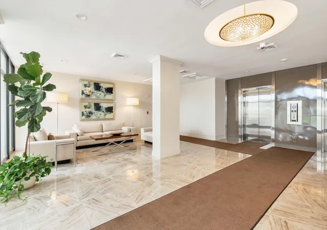 2000-presidential-way-206-west-palm-beach-fl-33401/hzid_9053b59b