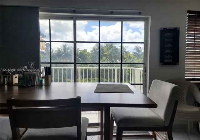 2600-collins-ave-201-miami-beach-fl-33140/hzid_2d2362bf