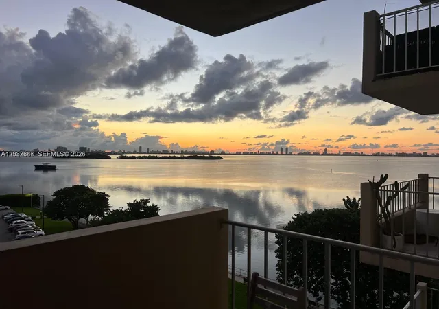 880-ne-69th-st-6r-miami-fl-33138/hzid_171efa89