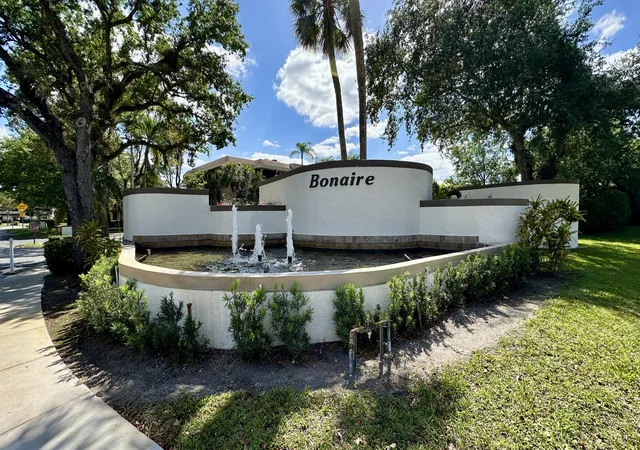 7547-nw-79th-avenue-108-tamarac-fl-33321/hzid_6a1f33f3