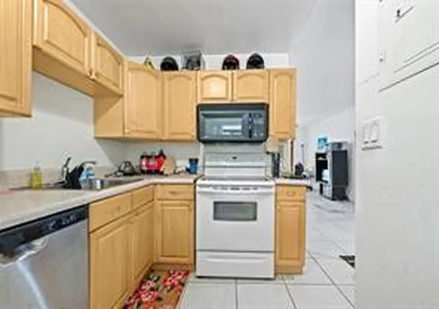 504-gardens-dr-203-pompano-beach-fl-33069/hzid_26215dff