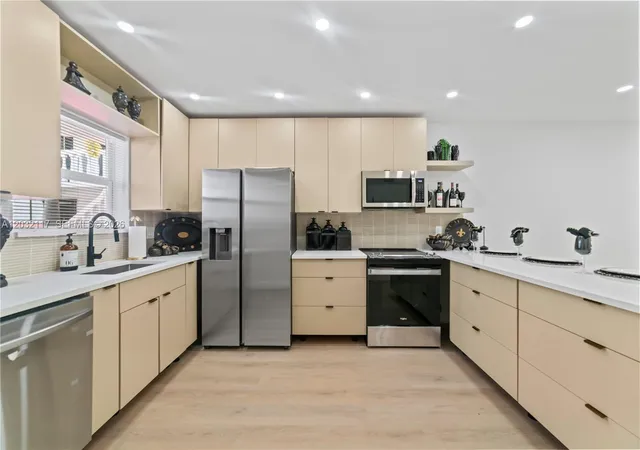 4812-ne-23rd-ave-3-fort-lauderdale-fl-33308/hzid_da45b7a4
