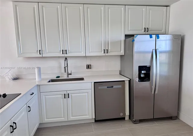 575-oaks-ln-1008-pompano-beach-fl-33069/hzid_b856f005