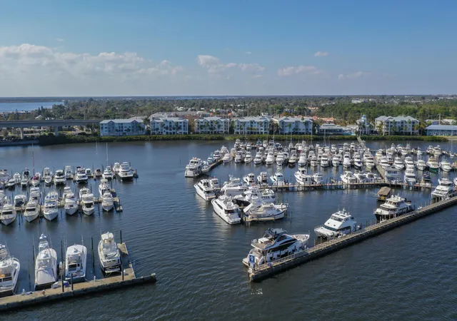 975-nw-flagler-ave-206-stuart-fl-34994/hzid_0ab6b176