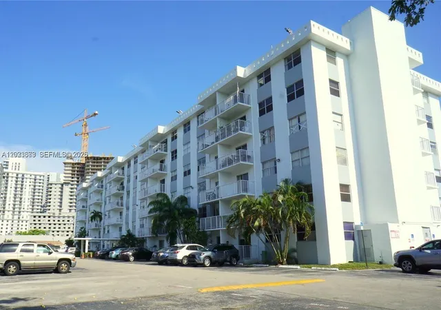 16465-ne-22nd-ave-206-north-miami-beach-fl-33160/hzid_d475110f