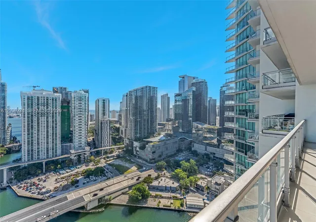 92-sw-3rd-street-3611-miami-fl-33130/hzid_6ff8a359