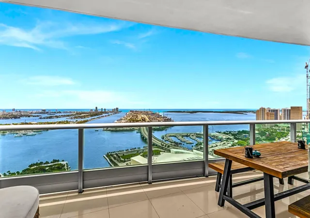 900-biscayne-blvd-4703-miami-fl-33132/hzid_80644c0c