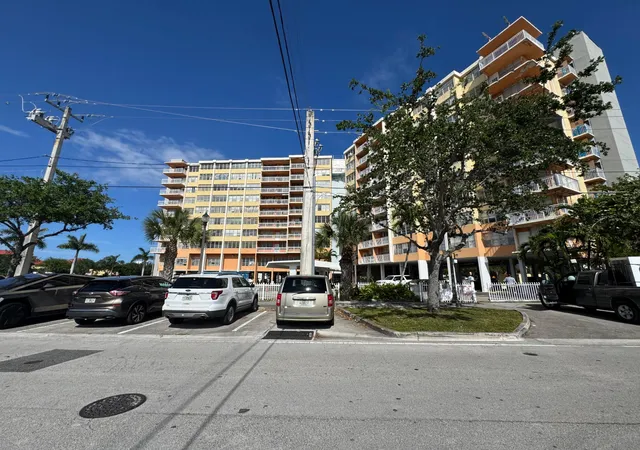 2025-ne-164th-street-601-north-miami-beach-fl-33162/hzid_60095efa