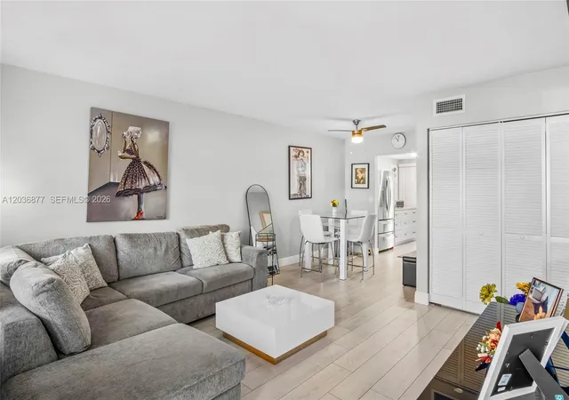 19-abbey-ln-104-delray-beach-fl-33446/hzid_c534ad07