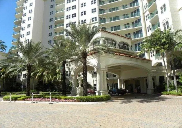 19900-e-country-club-dr-218-aventura-fl-33180/hzid_c82f0da7