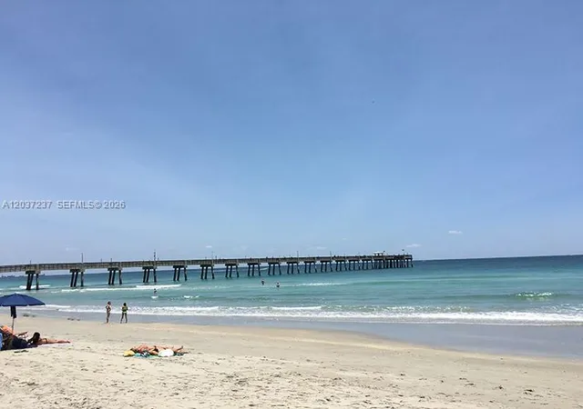 13-ne-2nd-avenue-203-dania-beach-fl-33004/hzid_3d49c169