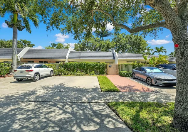 8120-sw-83rd-st-miami-fl-33143/hzid_67d7832b