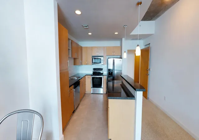 300-s-australian-ave-611-west-palm-beach-fl-33401/hzid_7ac9b652